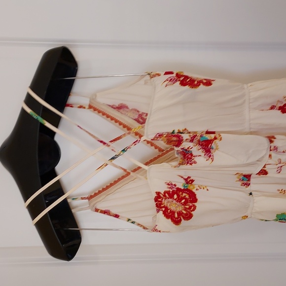 Ready for Summer Strappy Floral Cream Dress With Pockets Size Large - Picture 5 of 12